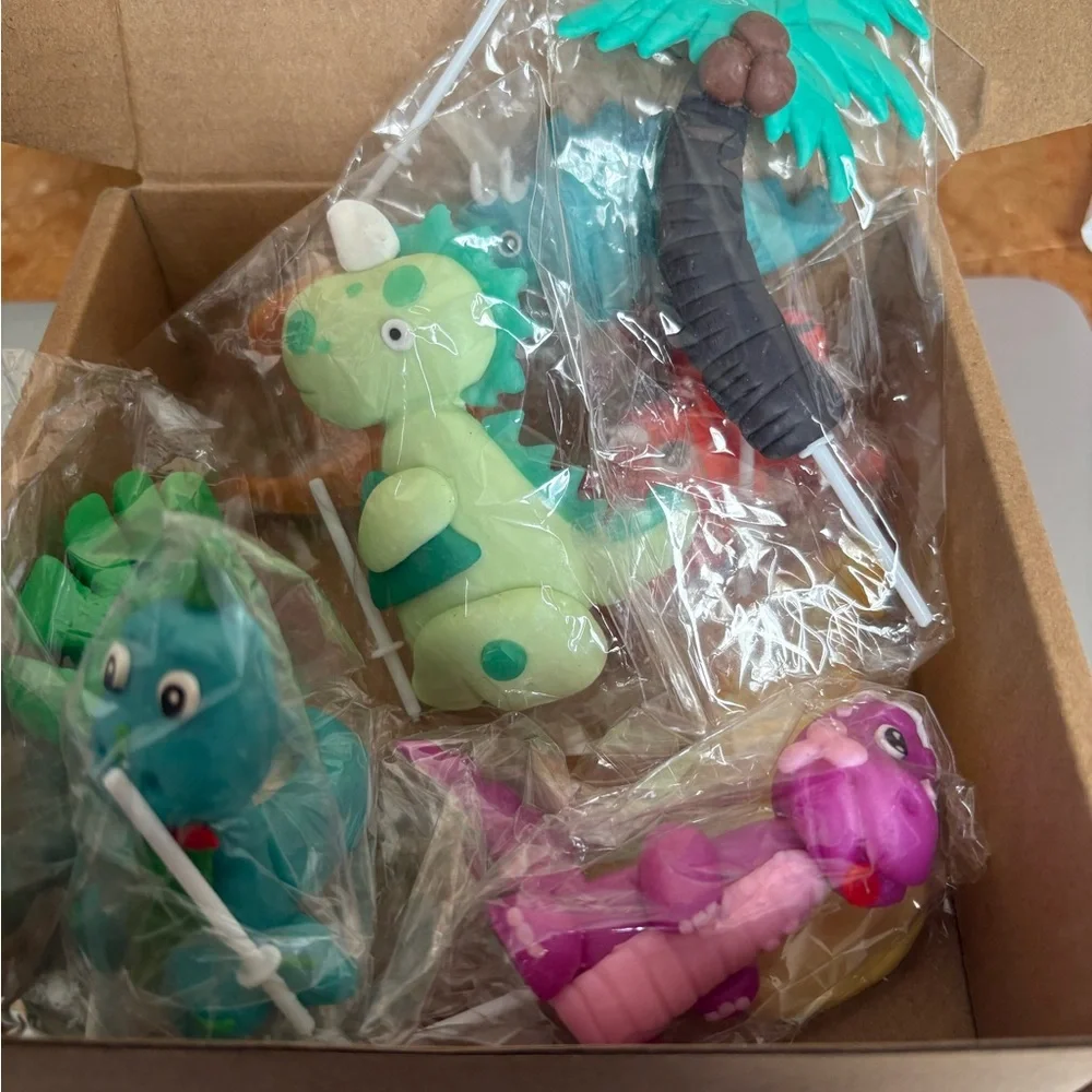 9 Dinosaurs theme Cake Toppers NEW